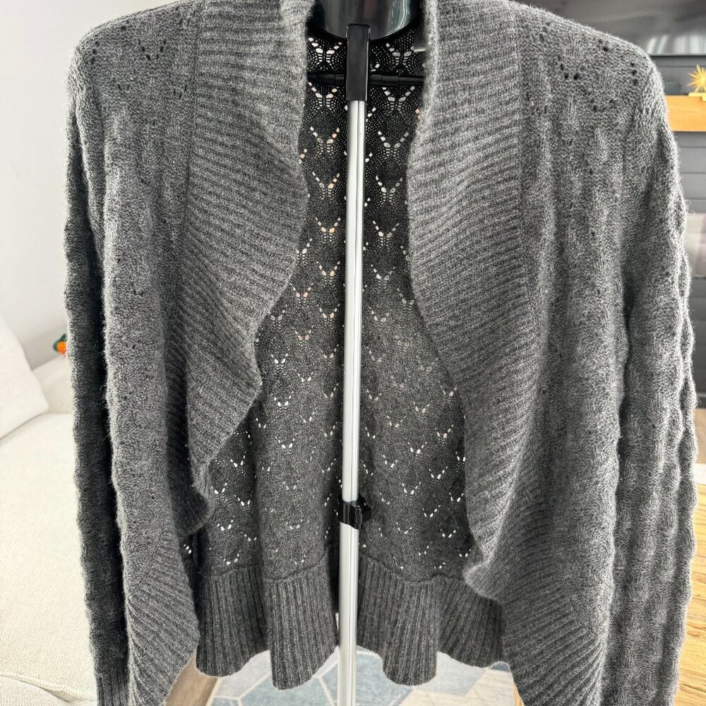 Saks Fifth Avenue Grey cropped Open Front 100% cashmere cardigan M